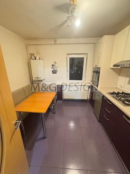 Apartament cu 3 camere decomandat în Complex Studențesc