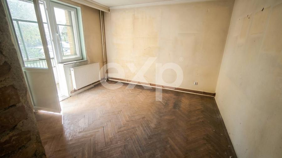 Apartament cu 4 camere decomandat în Central