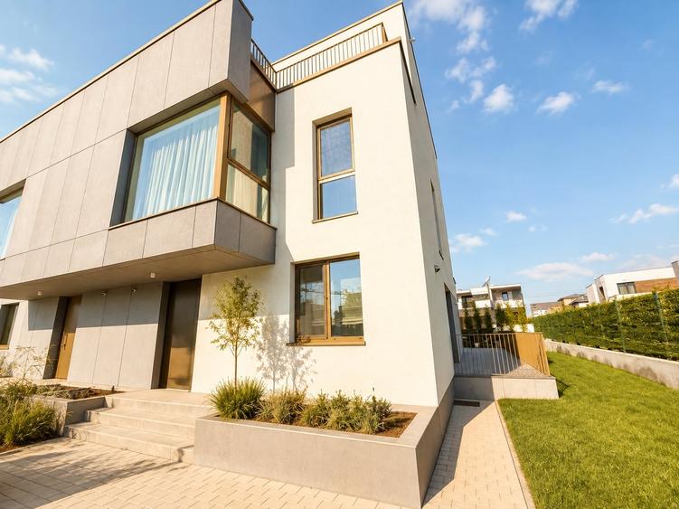 Duplex cu 5 camere cu Teren 300 Mp în Sisești