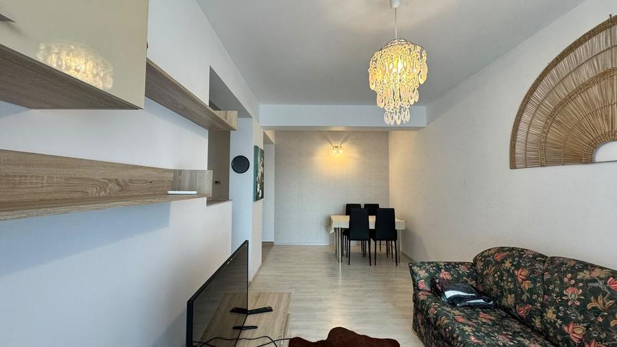 Apartament cu 2 camere nedecomandat în Centru Civic