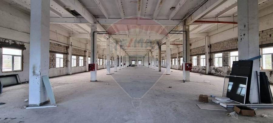 Spațiu comercial, de 1,537.4000244141 mp, în Nord