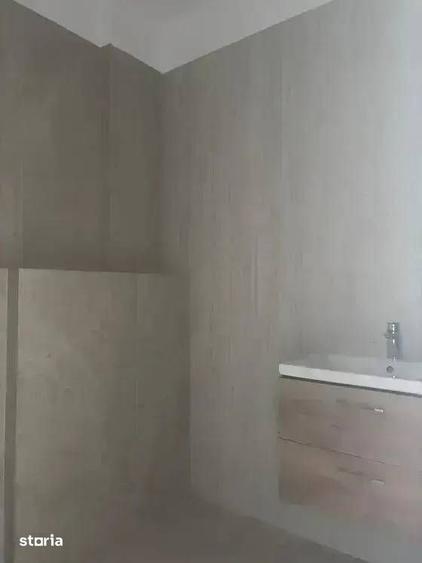 Spațiu comercial, de 84 mp, în Central