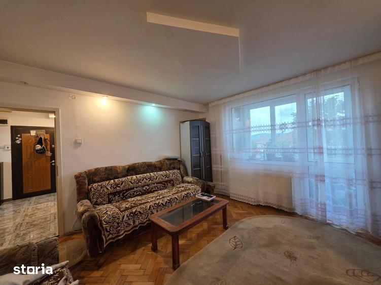 Apartament cu 3 camere decomandat, mobilat în Central