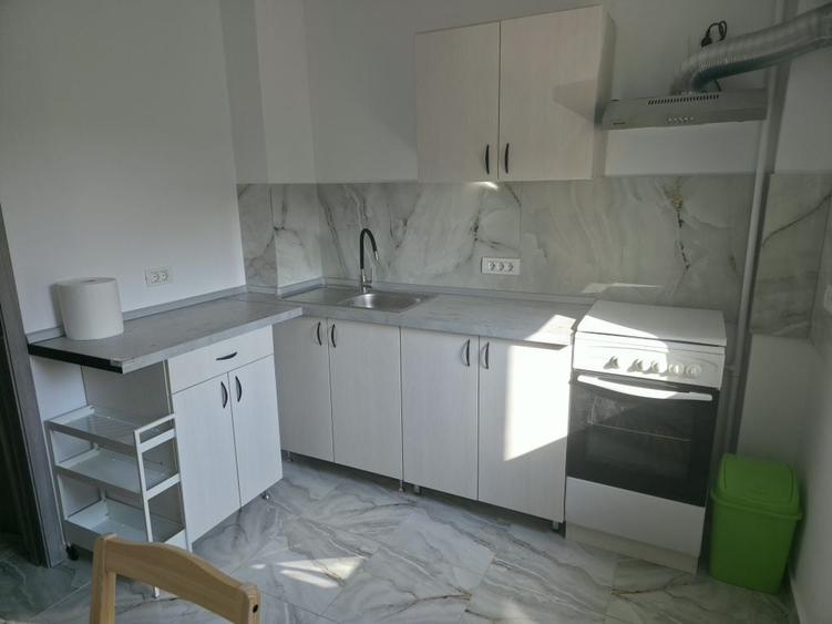 Apartament cu 2 camere decomandat în Runcu