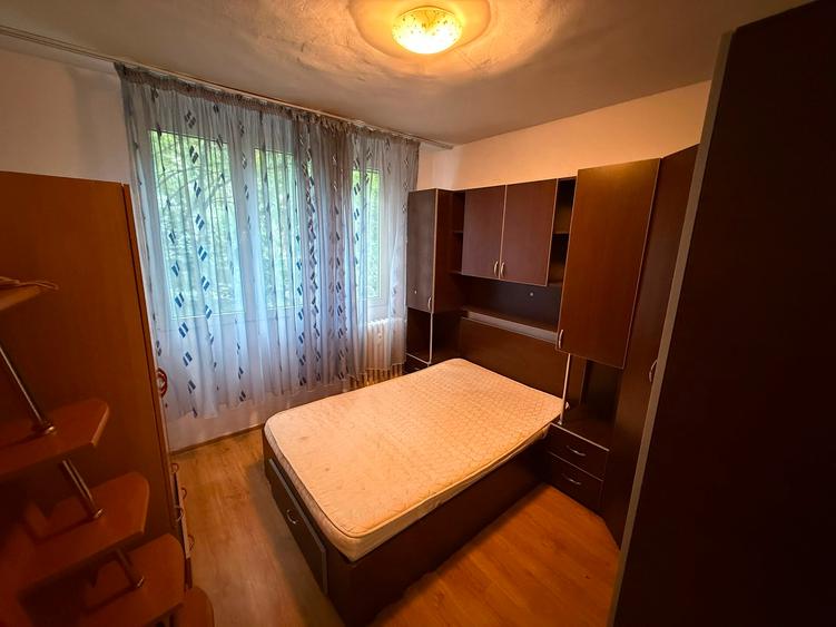 Apartament cu 3 camere în Drumul Taberei