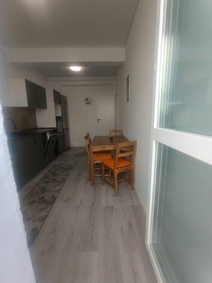 Apartament cu 2 camere decomandat, mobilat în Central