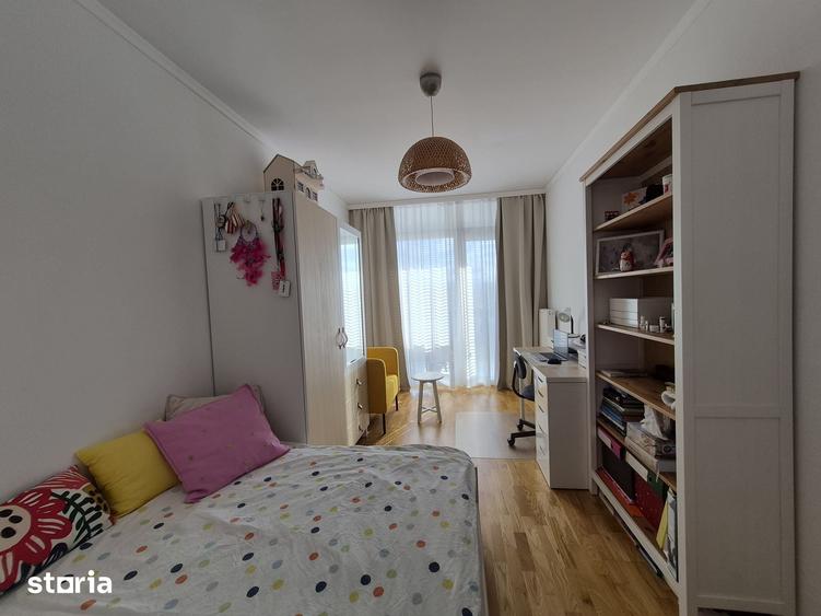 Apartament cu 4 camere decomandat în Central