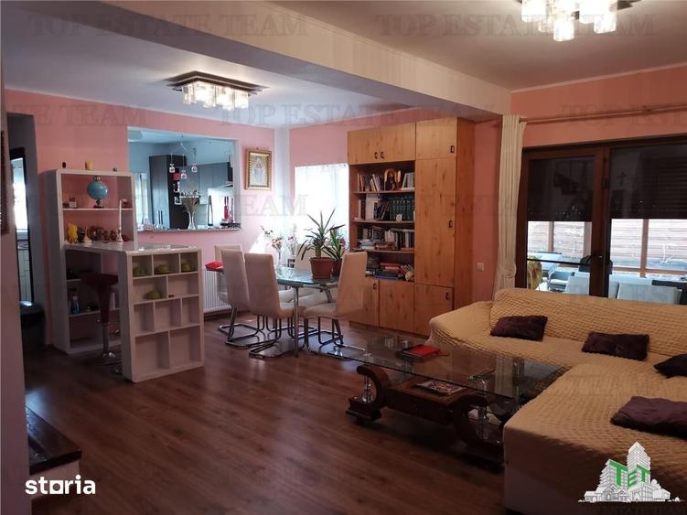 Apartament cu 4 camere în Adunații-Copăceni