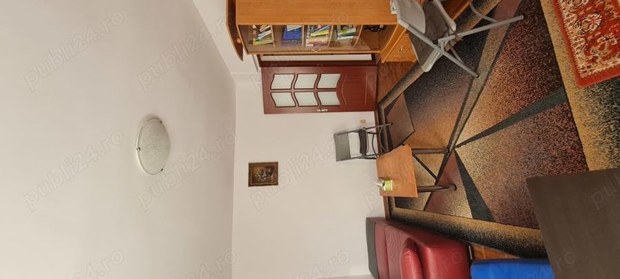 Apartament cu 3 camere decomandat în Cetate
