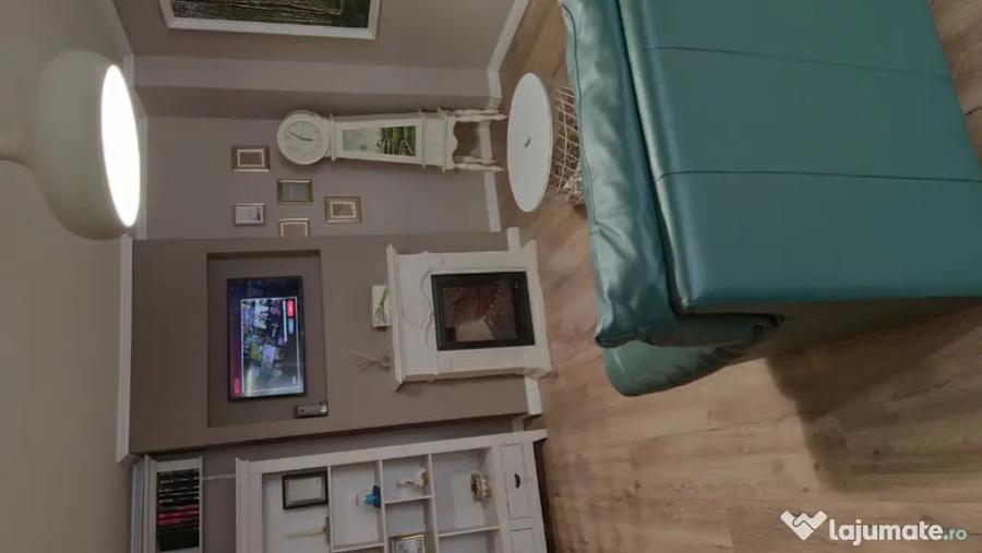 Apartament cu 3 camere decomandat în Ștrand