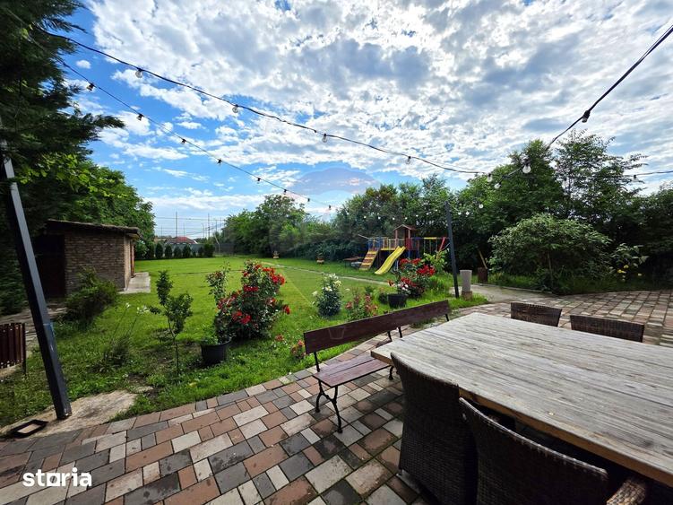 Casă cu 7 camere cu Teren 3200 Mp în Merei