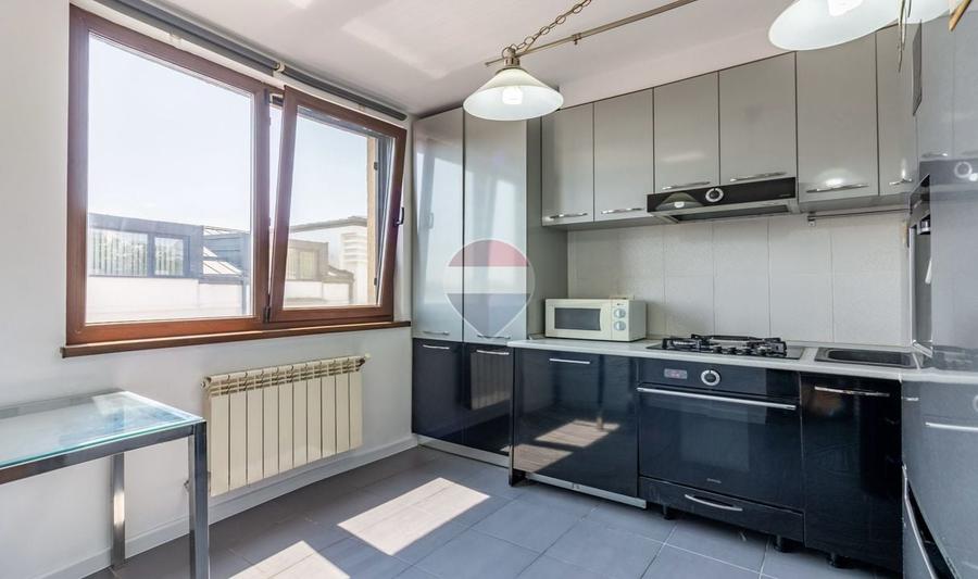 Apartament cu 4 camere decomandat, mobilat în Unirii