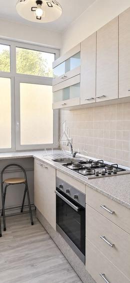 Apartament cu 2 camere semidecomandat, mobilat în Complex Studențesc