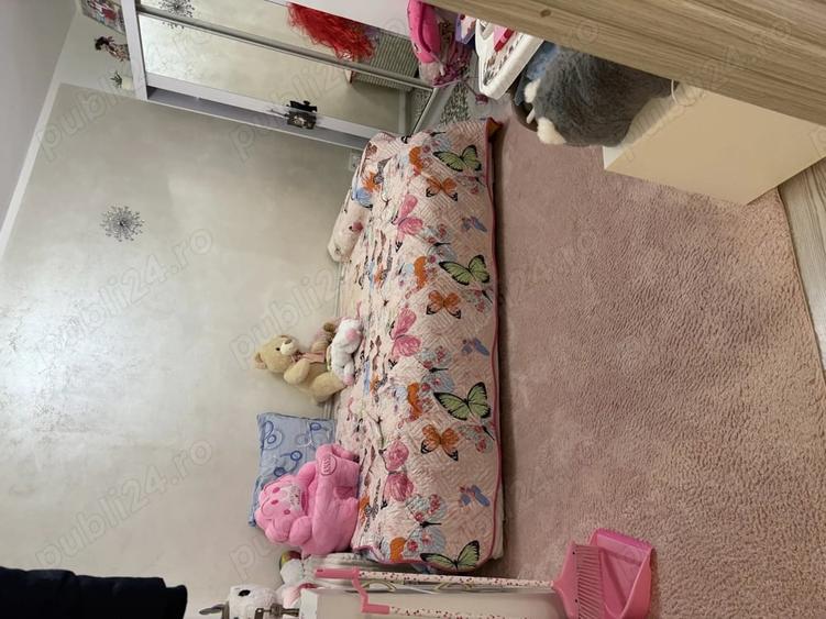 Apartament cu 3 camere decomandat în Florești