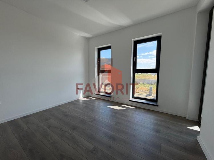Duplex cu 4 camere cu Canalizare în Săcălaz