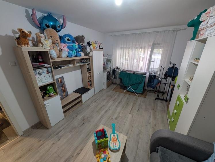 Apartament cu 3 camere decomandat în Soarelui