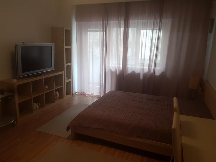Garsonieră decomandată, mobilată în Vitan