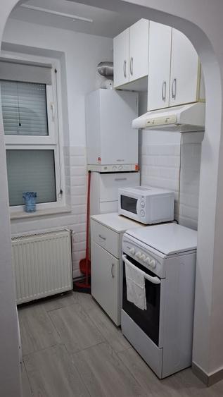 Garsonieră decomandată în Central
