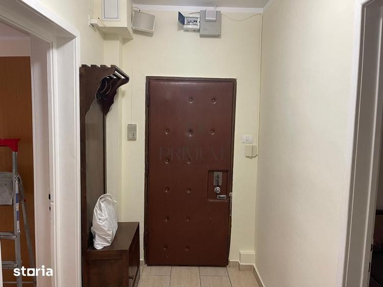 Apartament cu 3 camere decomandat în Medicină