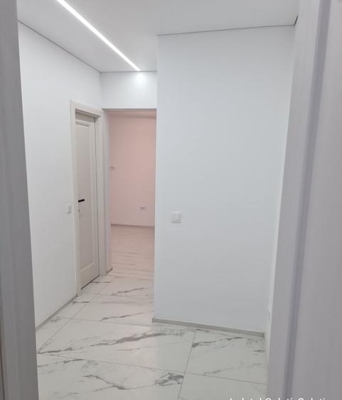 Apartament cu 3 camere în Micro 19