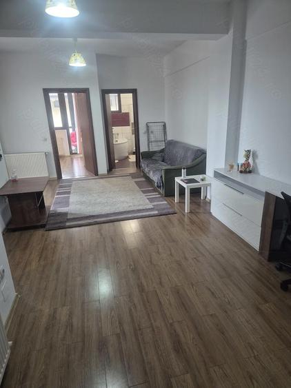 Inchiriez apartament 2 camere - 4
