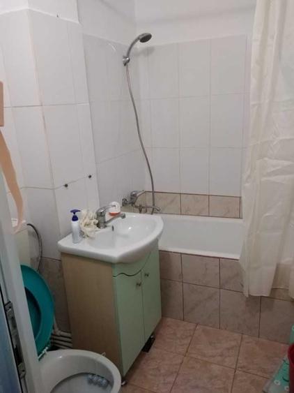 Garsonieră decomandată în Zahana