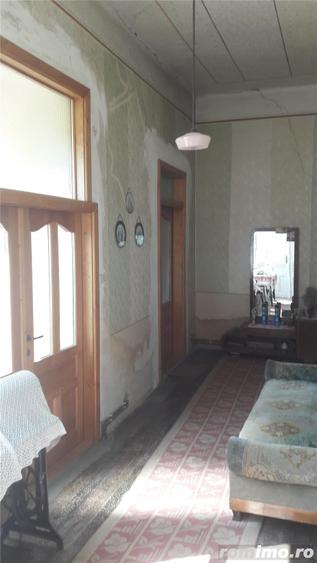 Casă cu 5 camere cu Teren 1600 Mp în Central