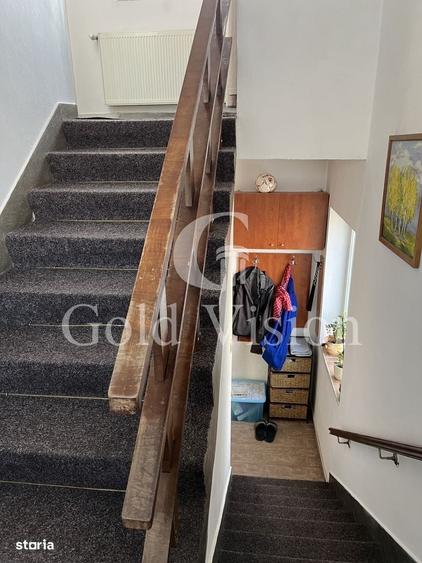 Casă cu 4 camere în Central