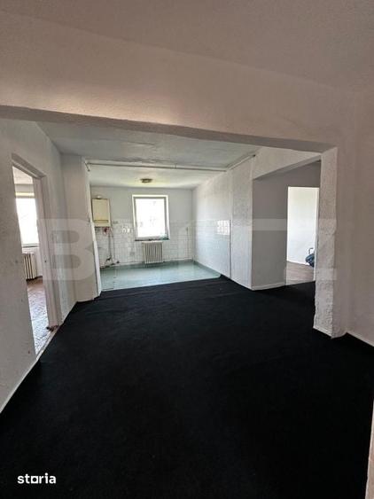 Apartament cu 4 camere decomandat în Central