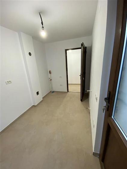Casă cu 2 camere cu Teren 110 Mp în Aeroport