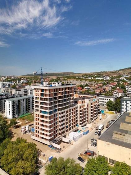 Apartament cu 2 camere decomandat în Est