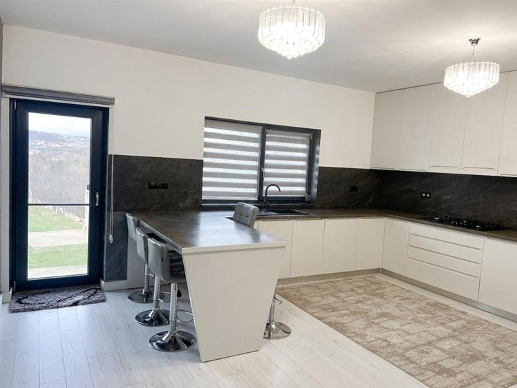 Casă cu 4 camere cu Teren 1200 Mp în Dealuri Oradea