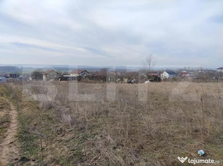Teren de 1469 mp, în Malu Mare