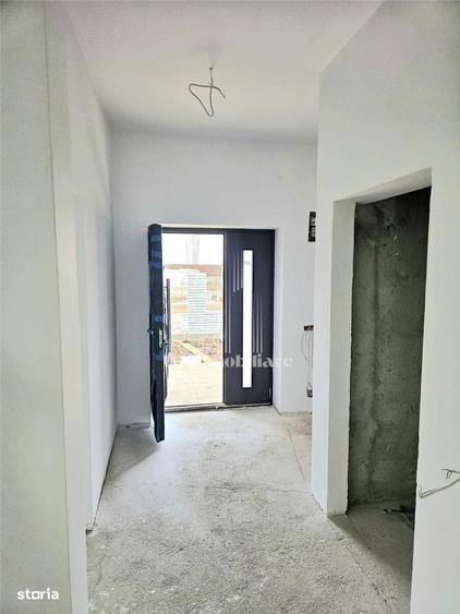 Casă cu 4 camere cu Teren 325 Mp în Dobroești