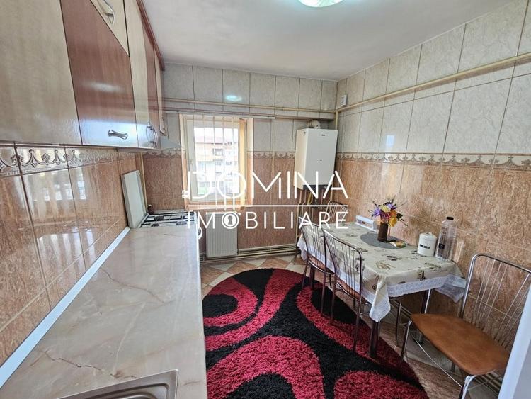 Apartament cu 3 camere decomandat, mobilat în 9 Mai
