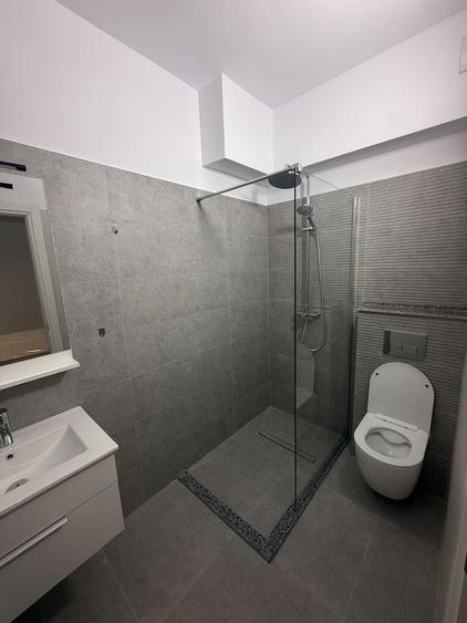 Apartament cu 3 camere semidecomandat, mobilat în Pipera