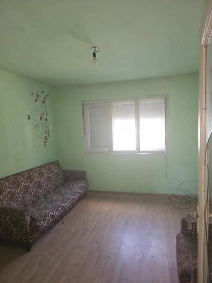 Apartament cu 3 camere decomandat în Suciu de Sus