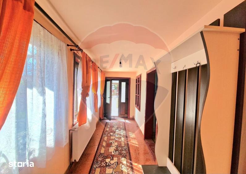 Casă cu 3 camere cu Teren 2254 Mp în Mănăstirea Cașin