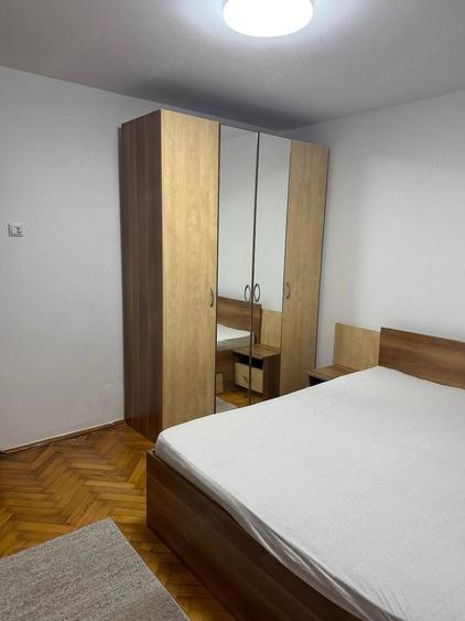 Apartament cu 3 camere decomandat în Iosia