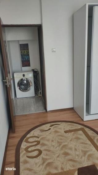 Apartament cu 3 camere în Tei