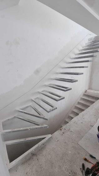 Casă individuală cu 4 camere cu Canalizare în Odăile