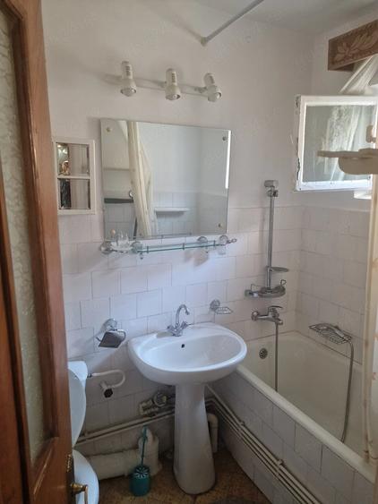 Apartament cu 3 camere decomandat în George Enescu