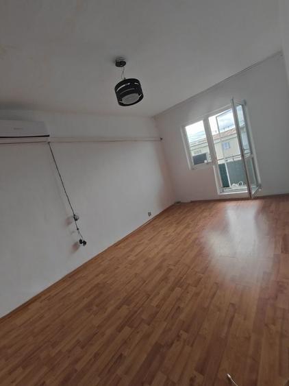 Apartament cu 2 camere decomandat în 23 August