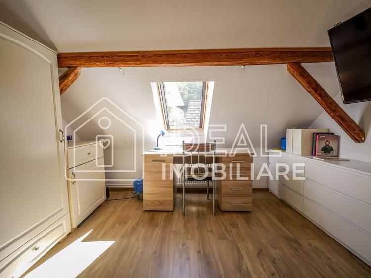 Casă individuală cu 5 camere cu Canalizare în Cisnădioara