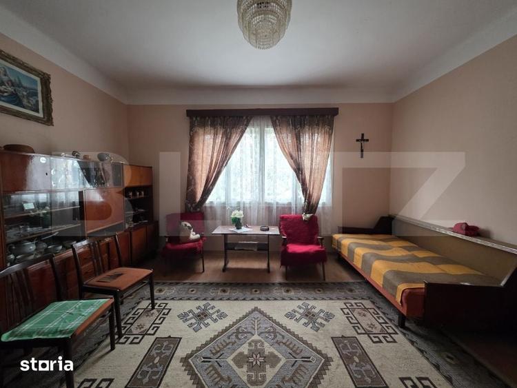 Casă cu 6 camere cu Teren 845 Mp în Solidarității