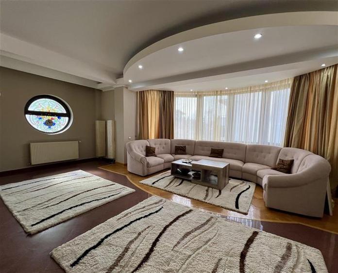 Apartament cu 3 camere semidecomandat, mobilat în Herăstrău