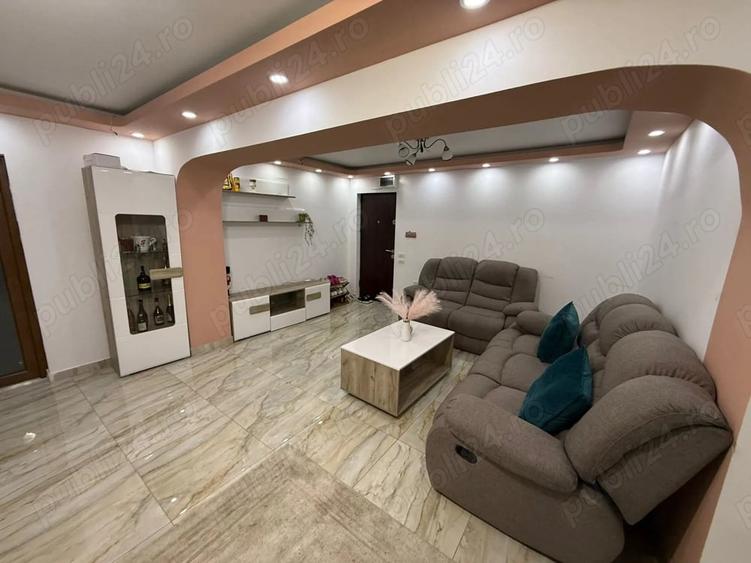 Apartament cu 3 camere decomandat în Babadag