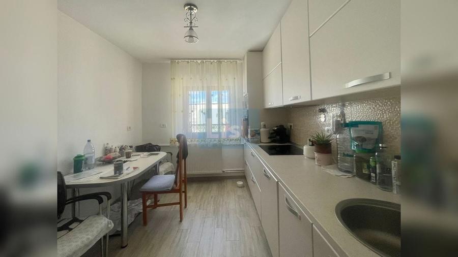 Apartament cu 3 camere decomandat în Luncă
