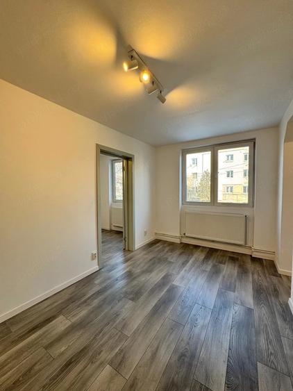 Apartament cu 2 camere semidecomandat în Dacia