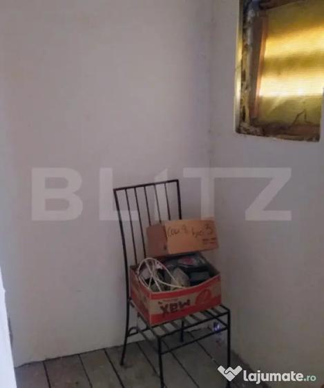 Casă cu 7 camere cu Teren 100 Mp în Central